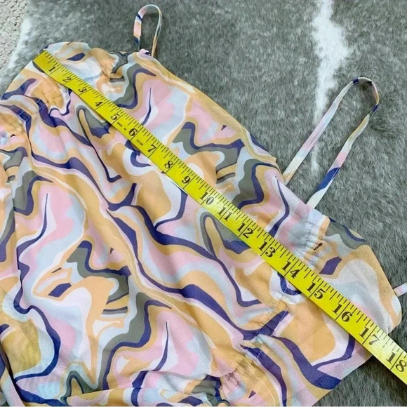 Mesh Swirl Top - Picture 10 of 10